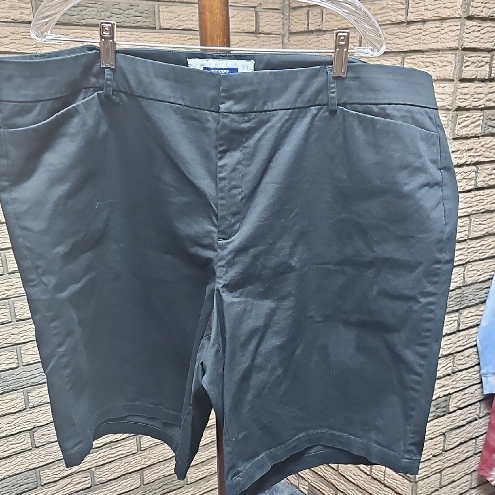 Woman Dockers Shorts Plus SZ  24 Black Exc Cond